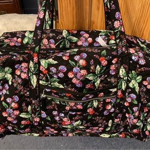 NWT Vera Bradley Large Iconic Duffle /Weekender in Winterberry